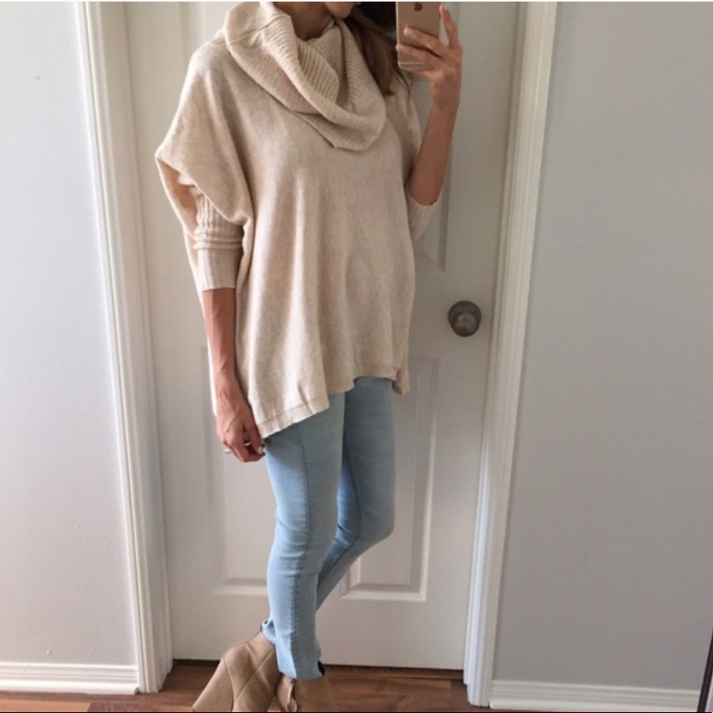 REPOSH! Oversized oatmeal turtleneck sweater